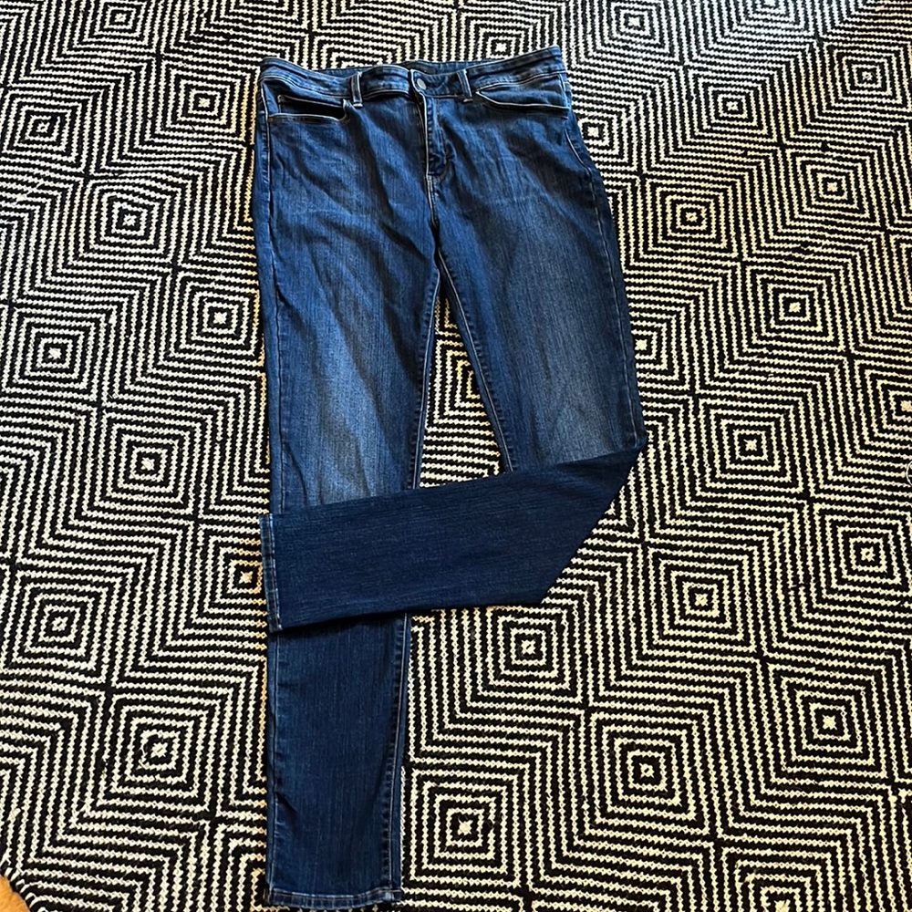 UNIQLO skinny jeans